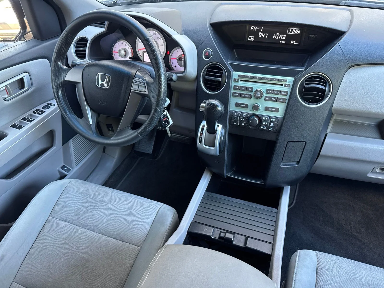 Used 2010 Silver Honda LX image 32