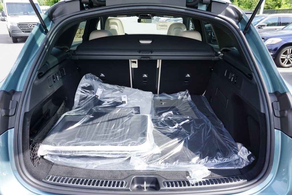 New 2027 Verde Silver Metallic Mercedes-Benz GLC 300 image 31