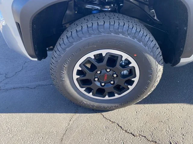 2025 Toyota Tacoma TRD Off Road - Photo 12