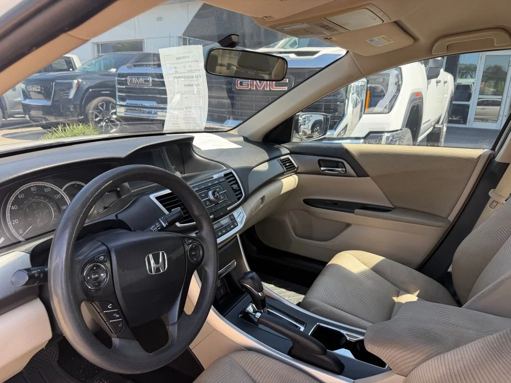 Used 2014  Honda LX image 13