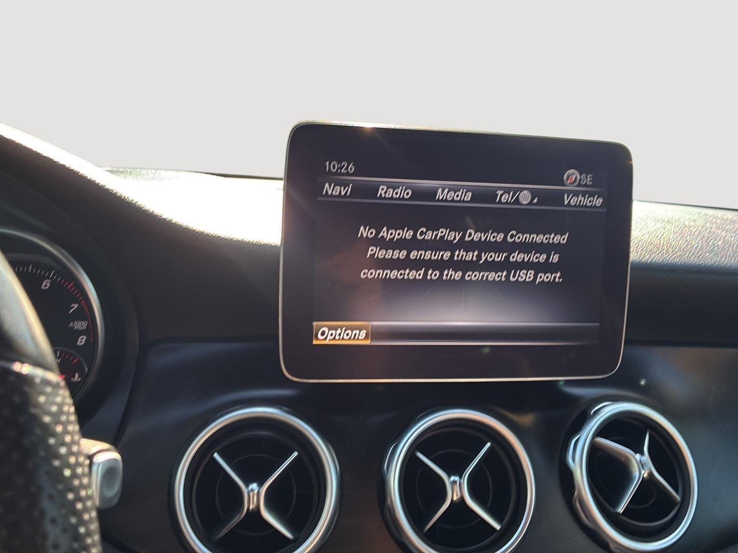 Used 2019 Polar White Mercedes-Benz GLA 250 image 33