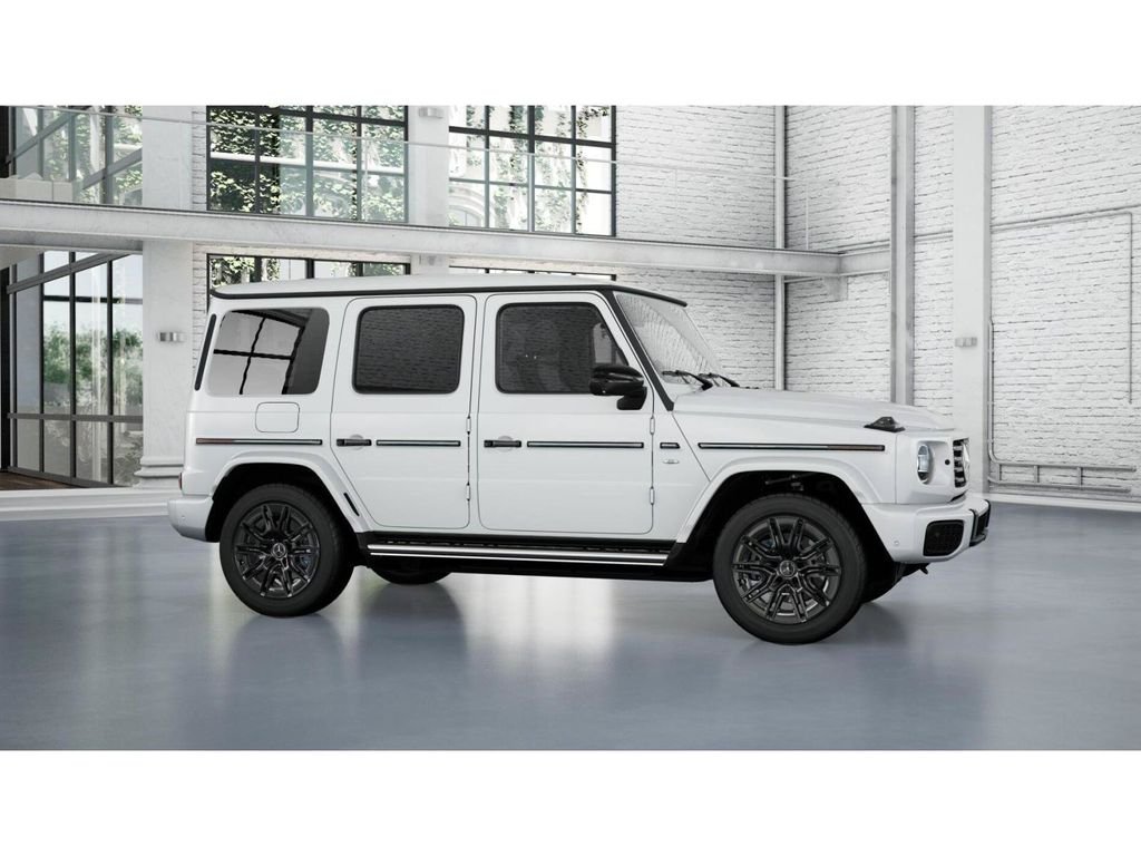 Used 2025 MANUFAKTUR Moonlight White Magno Mercedes-Benz G 580 image 14