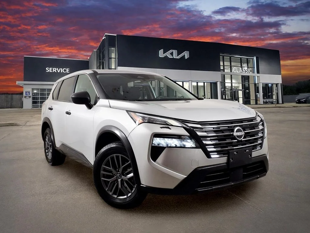 Used 2024 Silver Nissan S image 1