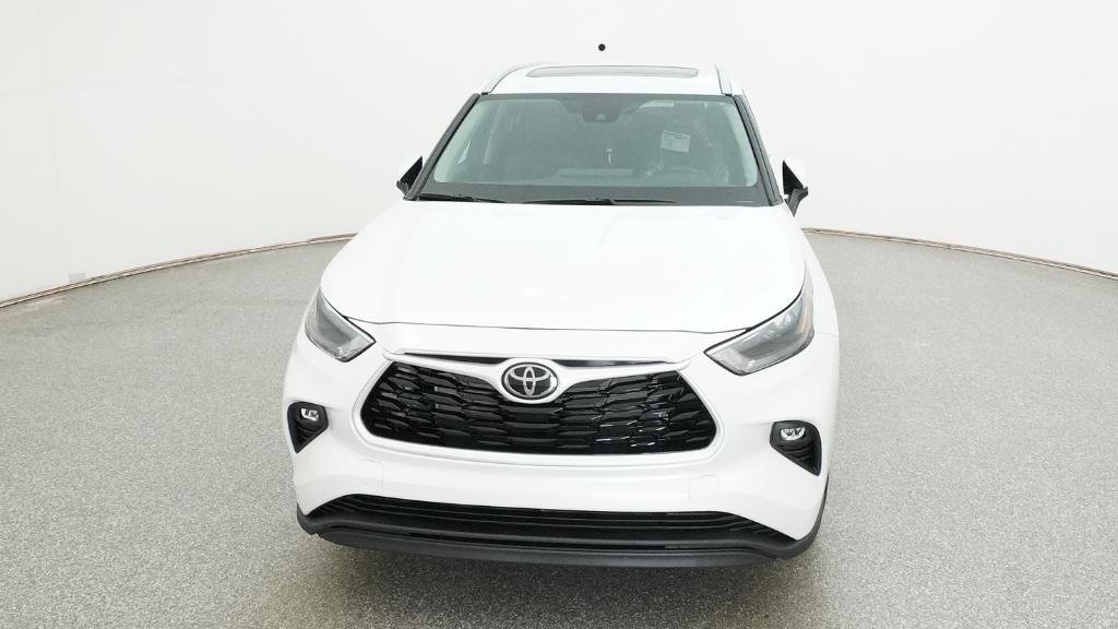 New 2026 Wind Chill Pearl Toyota XLE image 15