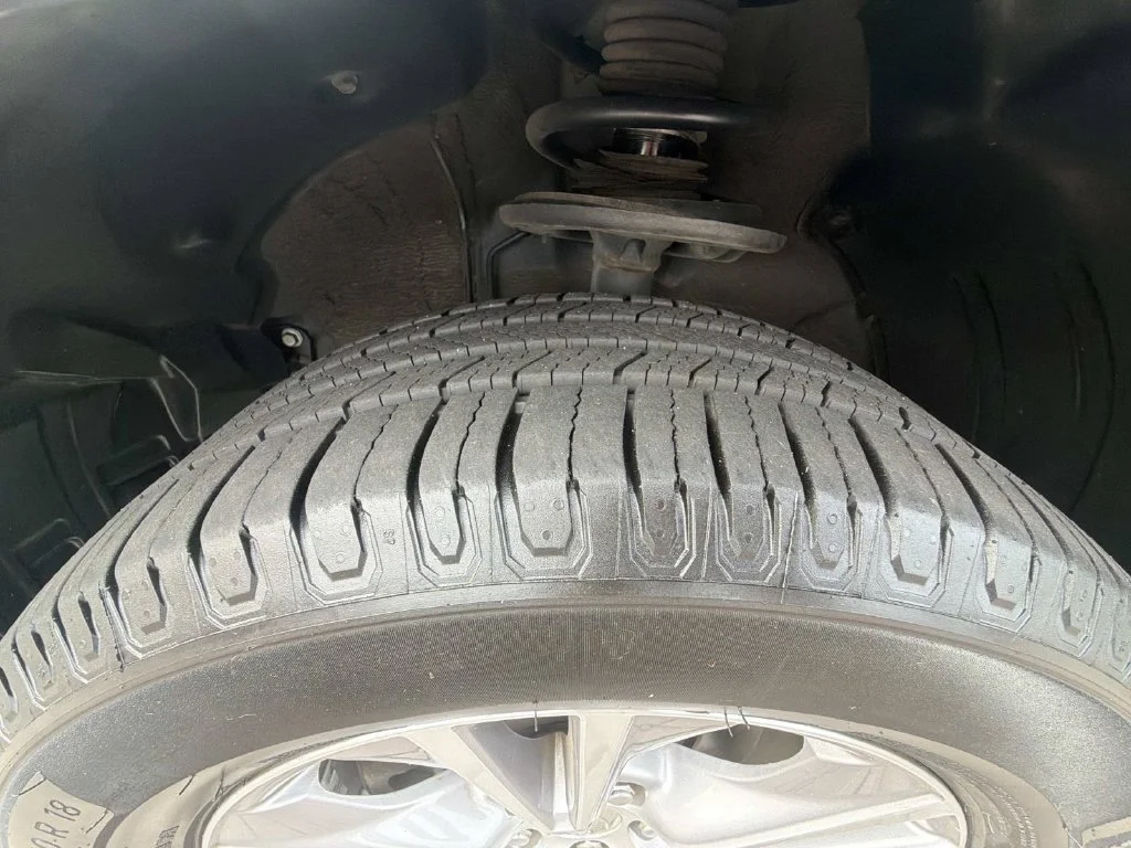 Used 2015 Black Toyota XLE V6 image 11