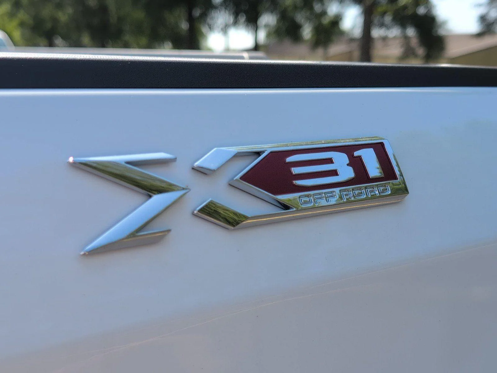 New 2026 Summit White GMC Elevation image 6