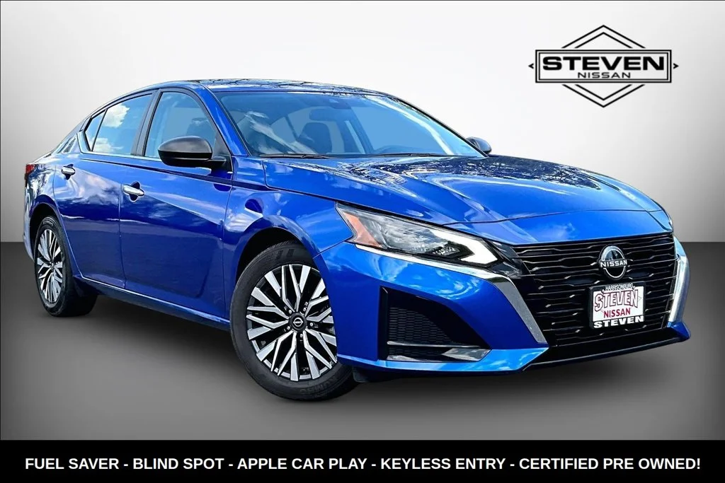 Used 2025 Blue Nissan 2.5 SV image 1