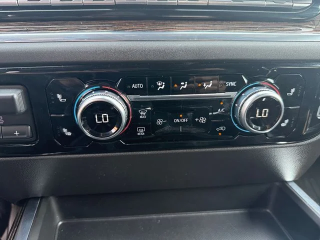 Used 2025 White GMC Elevation image 17