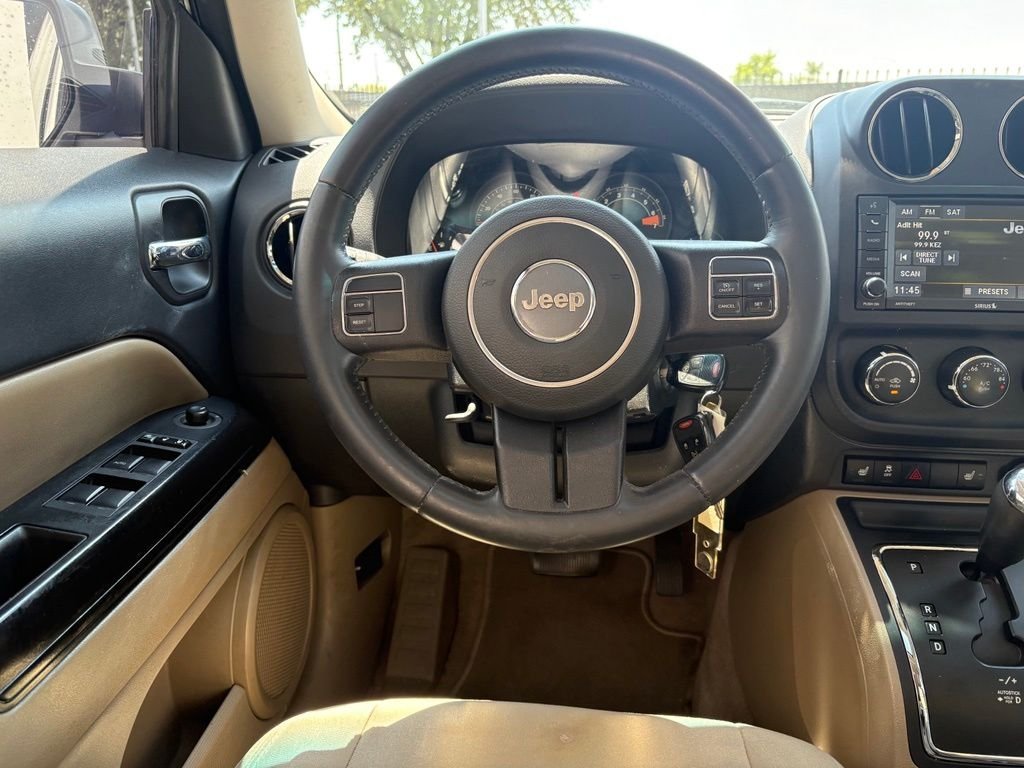 Used 2016 White Jeep Latitude image 6