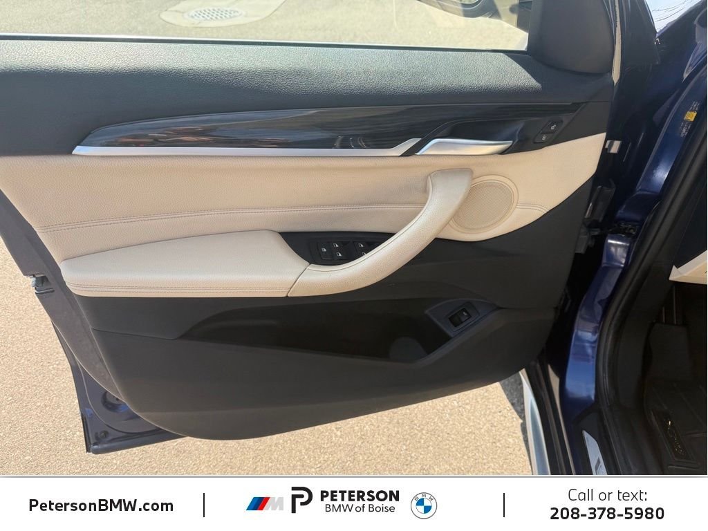 Used 2018 Blue BMW xDrive28i image 13