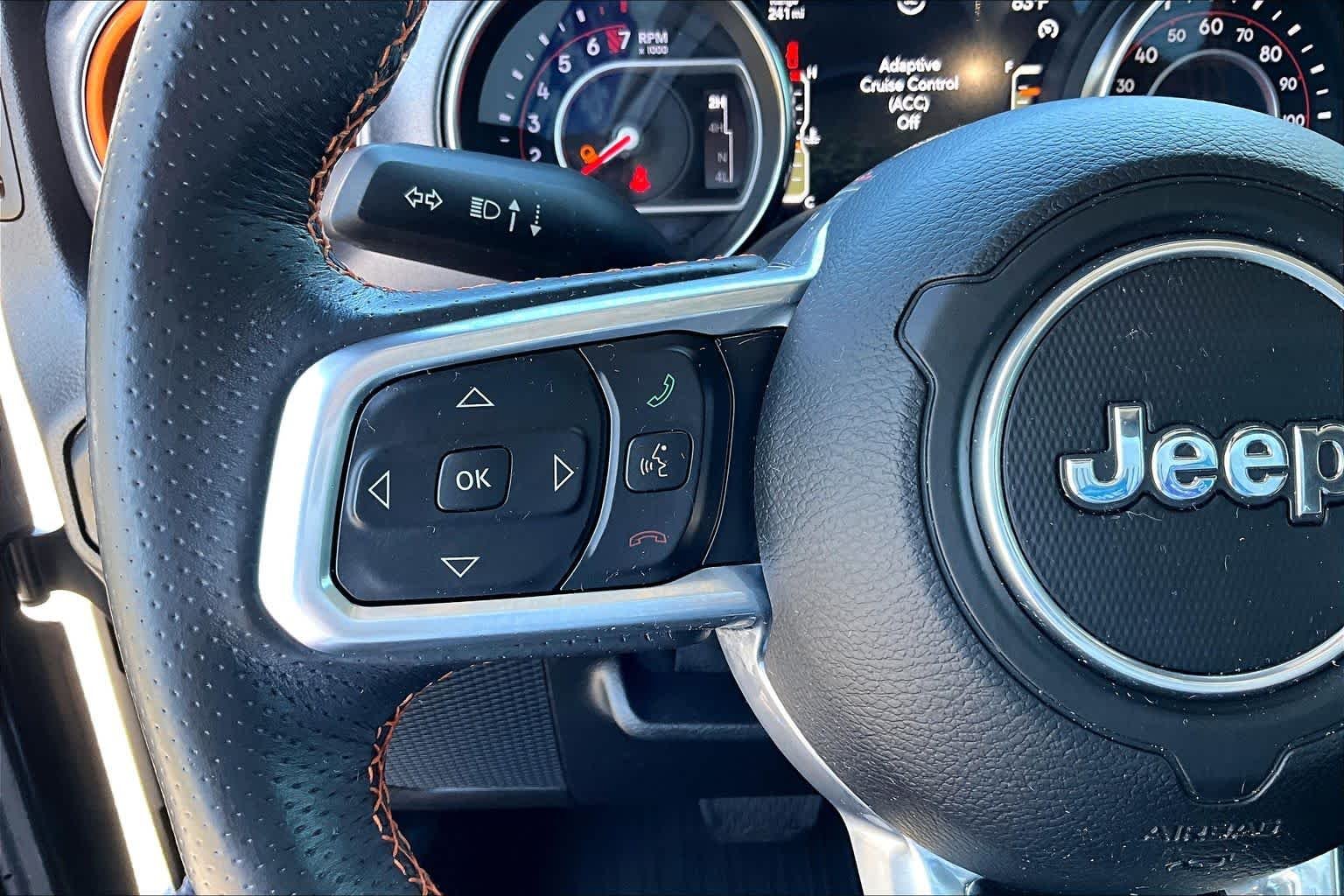 Used 2021 Granite Crystal Metallic Clearcoat Jeep Mojave image 23