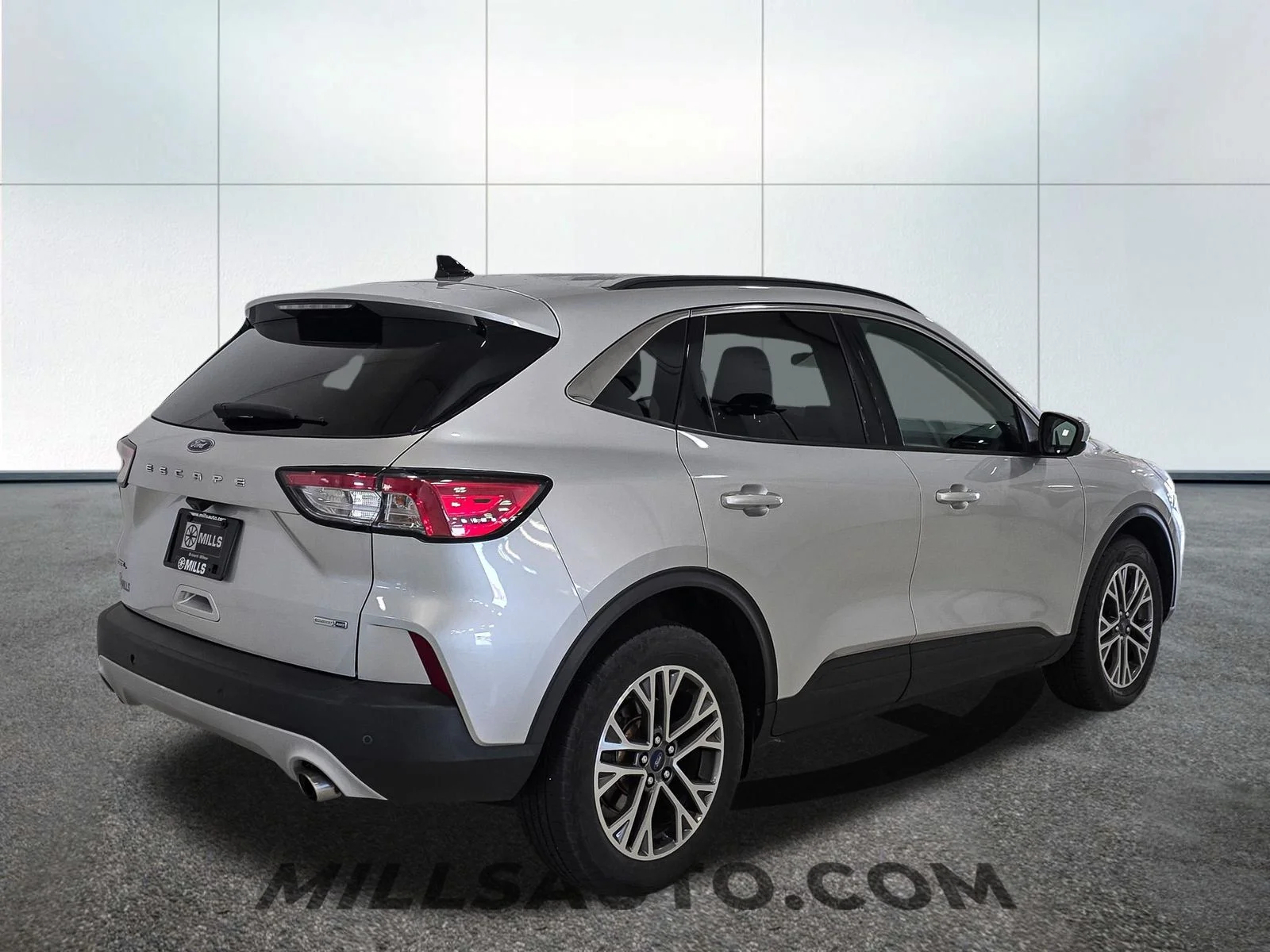 Used 2020 Silver Ford SEL image 8