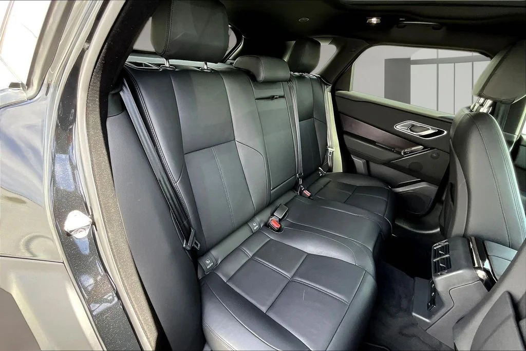 Used 2026  Land Rover Dynamic SE image 23