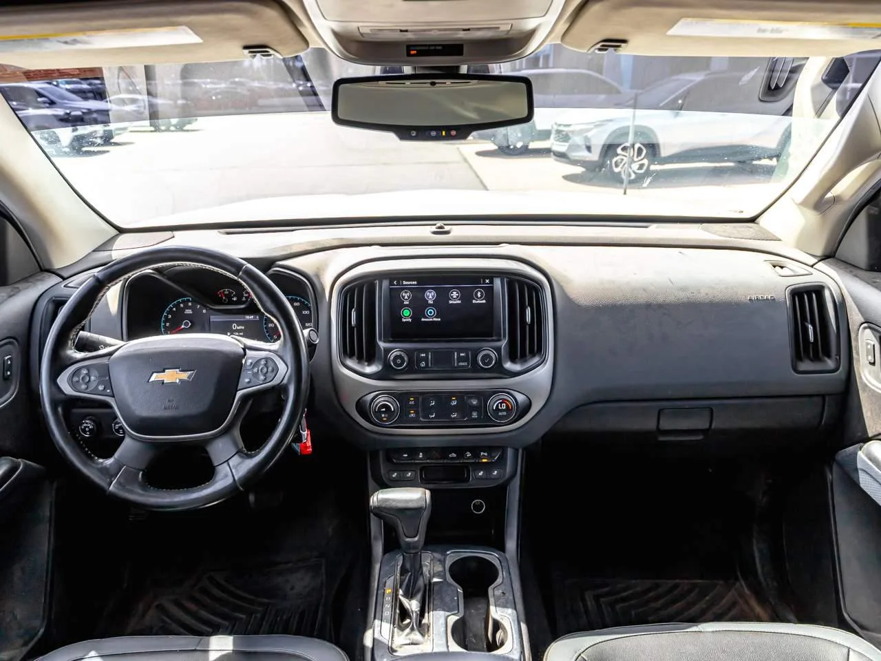 Certified Used 2019 SUMMIT WHITE Chevrolet 4WD Z71 image 10