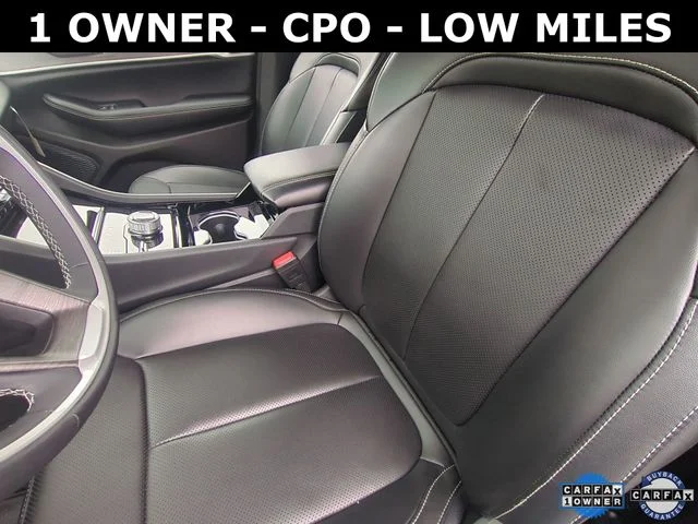 Used 2023 Silver Jeep Limited image 4