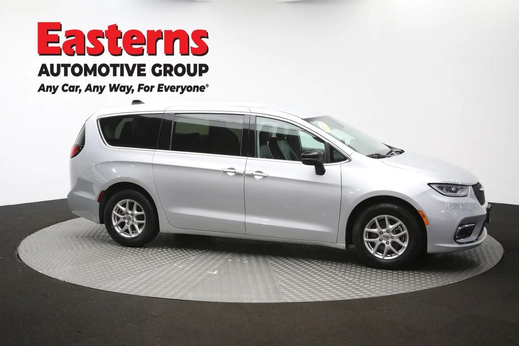 Used 2024 Silver Chrysler Touring L image 46