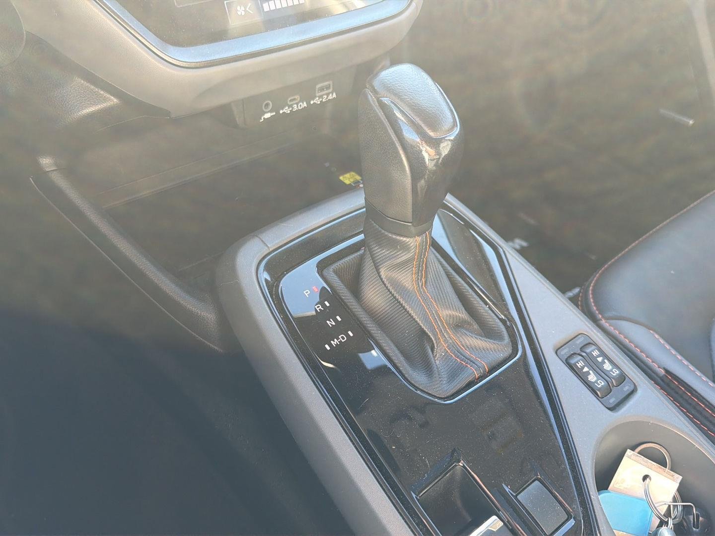 Used 2024 Ice Silver Metallic Subaru Limited image 16