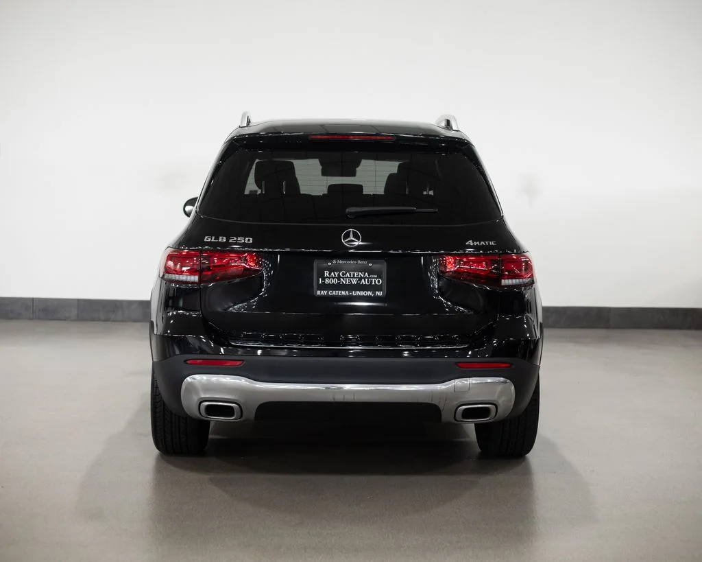 Certified Used 2022 Black Mercedes-Benz GLB 250 image 13