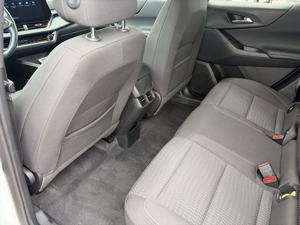 Used 2025 White Chevrolet LT image 29