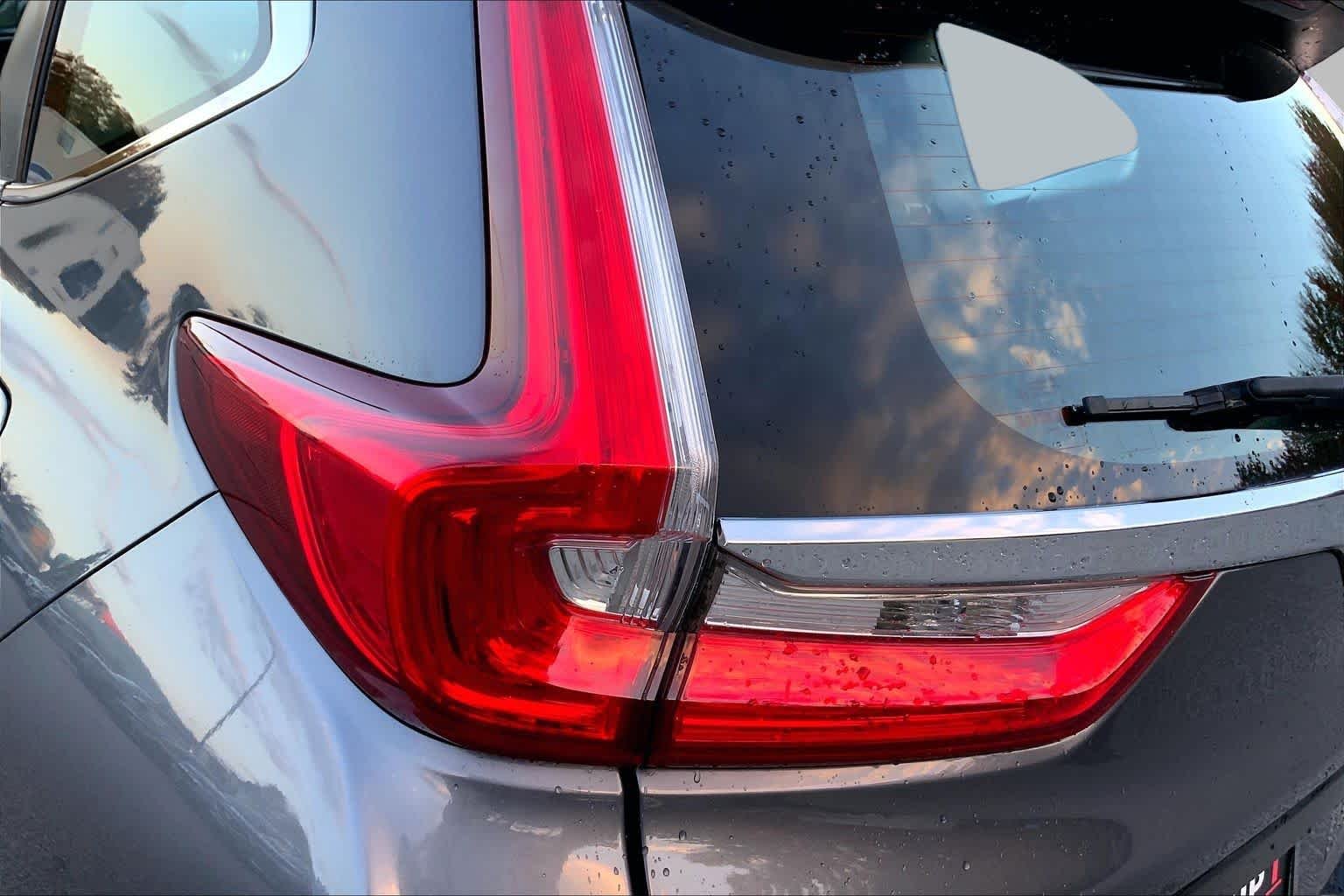 Used 2018 Modern Steel Metallic Honda LX image 28