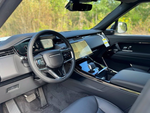 New 2027 Fuji White Land Rover SE image 9