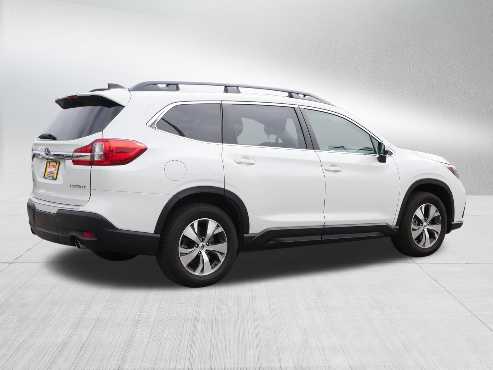 Used 2022 Crystal White Pearl Subaru Premium image 7