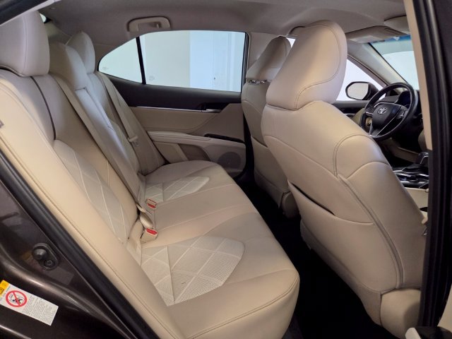 Used 2018 Brown Toyota XLE image 16