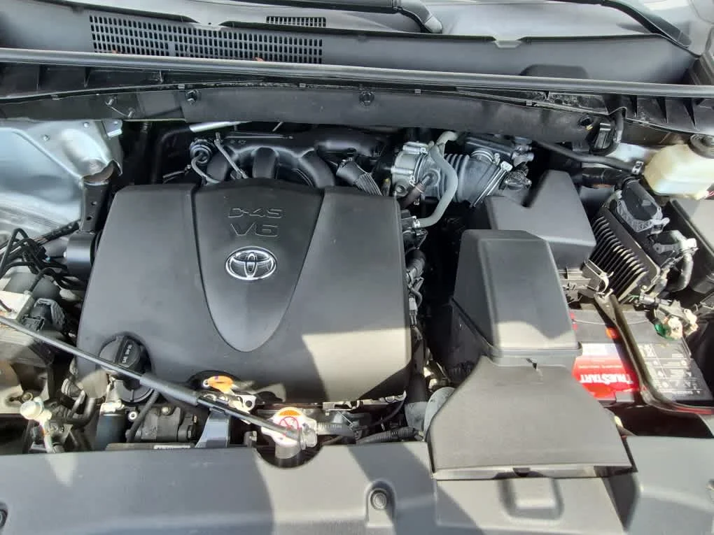 Used 2019 Celestial Silver Metallic Toyota Limited image 21