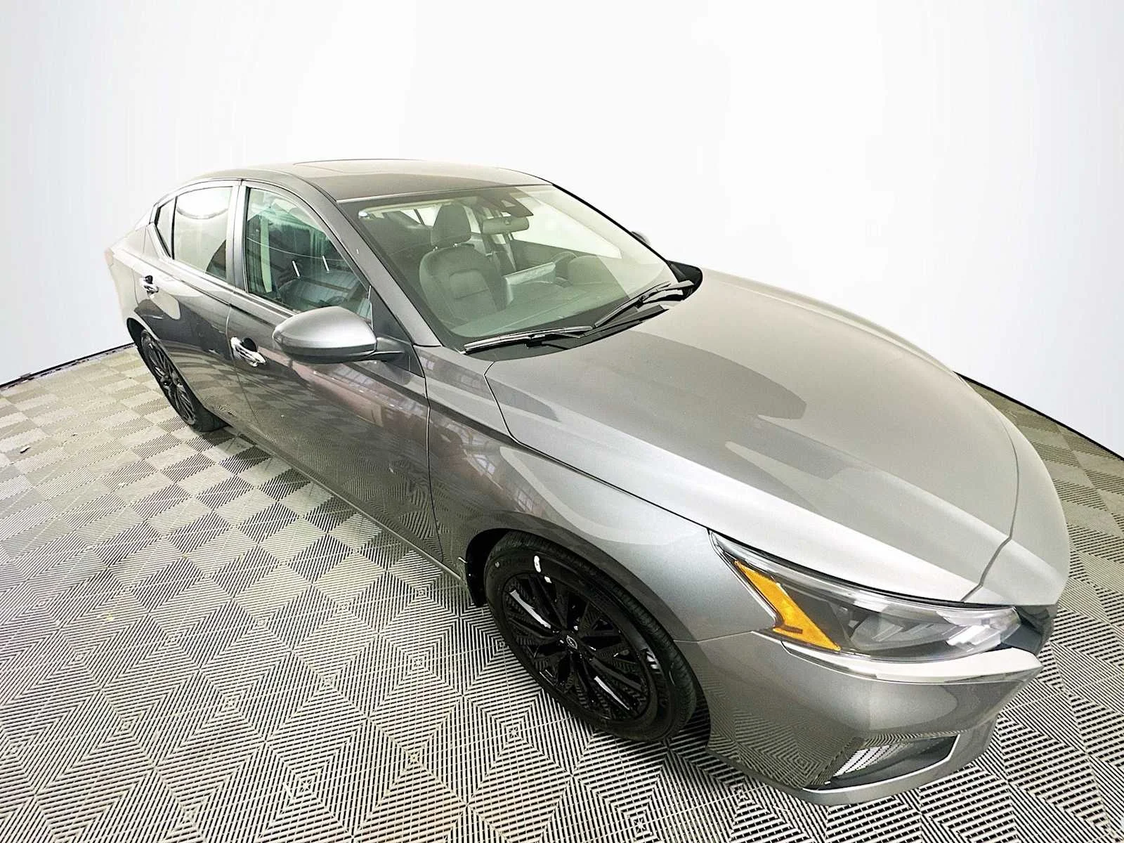 Certified Used 2025 Gun Metallic Nissan SV image 9