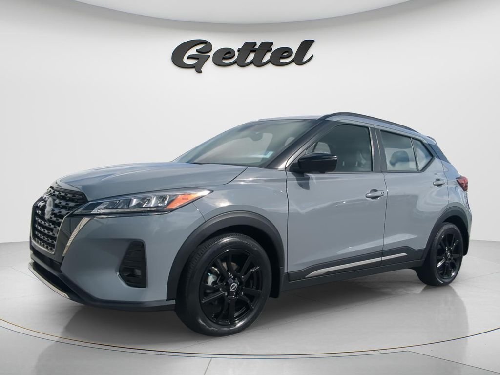 2023 Nissan Kicks SR