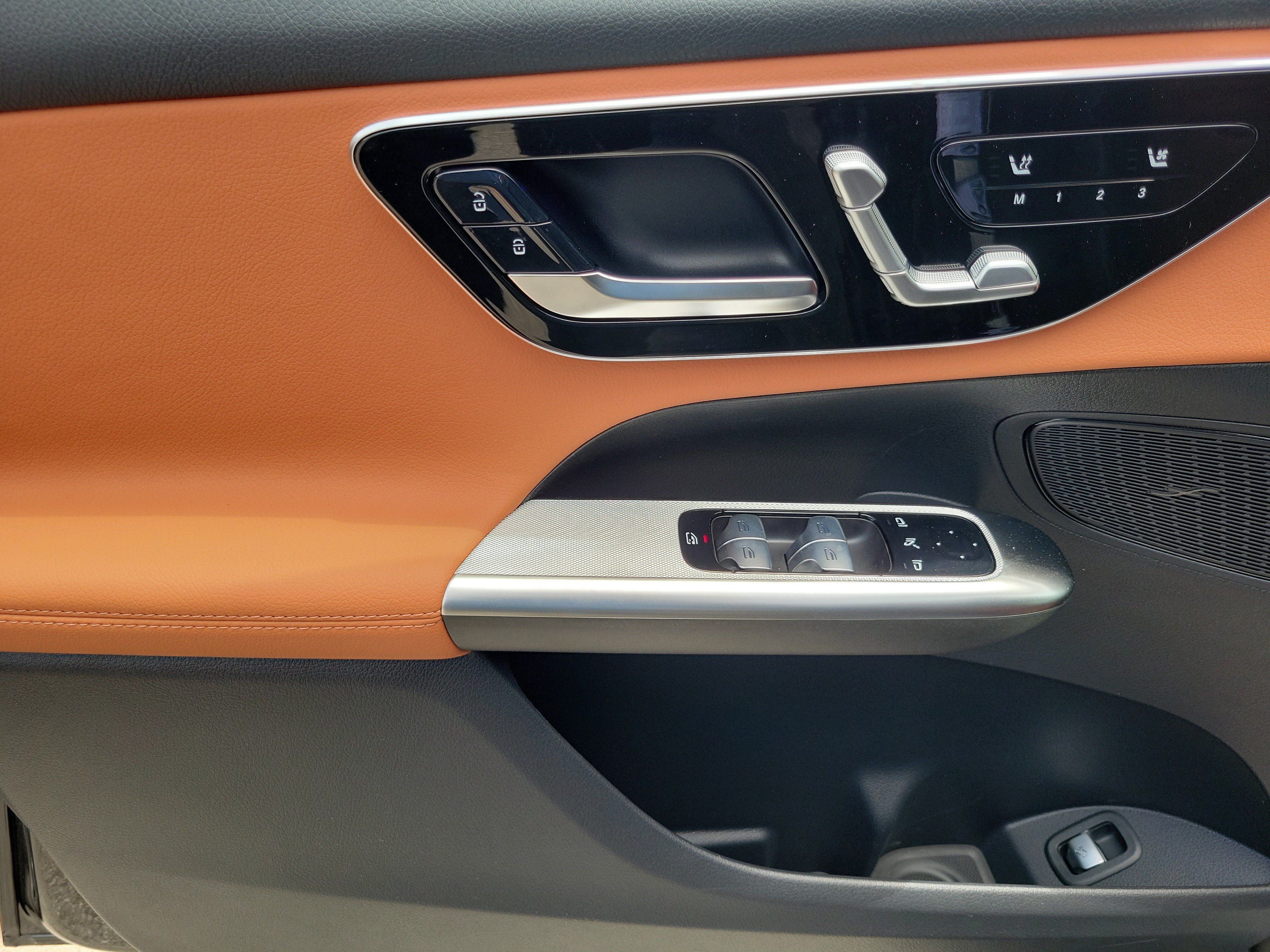 New 2026 Graphite Grey Metallic Mercedes-Benz GLC 300 image 48