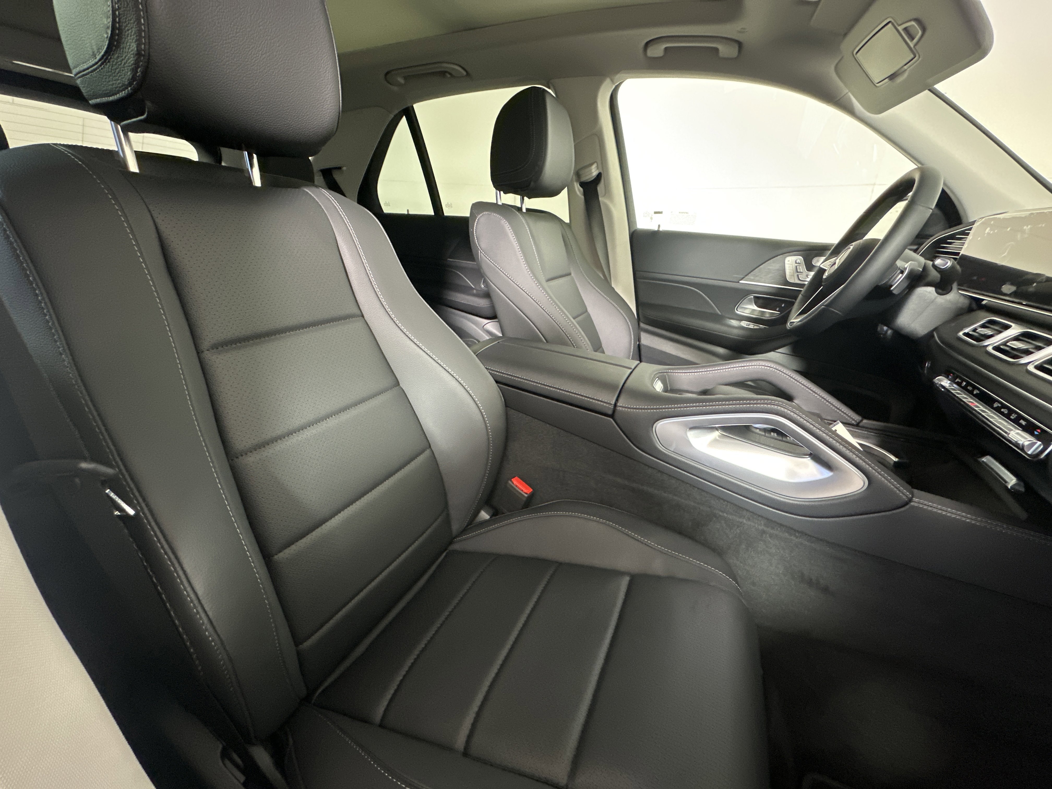 Certified Used 2026 POLAR WHITE Mercedes-Benz GLE 350 image 25