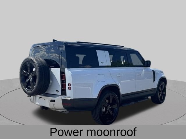 Used 2023 White Land Rover S image 6