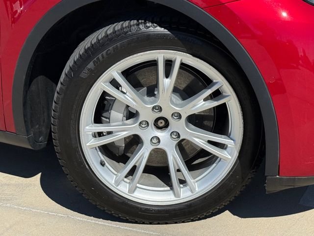 Used 2021 Tesla Model Y Long Range with VIN 5YJYGDEE1MF092026 for sale in Leander, TX