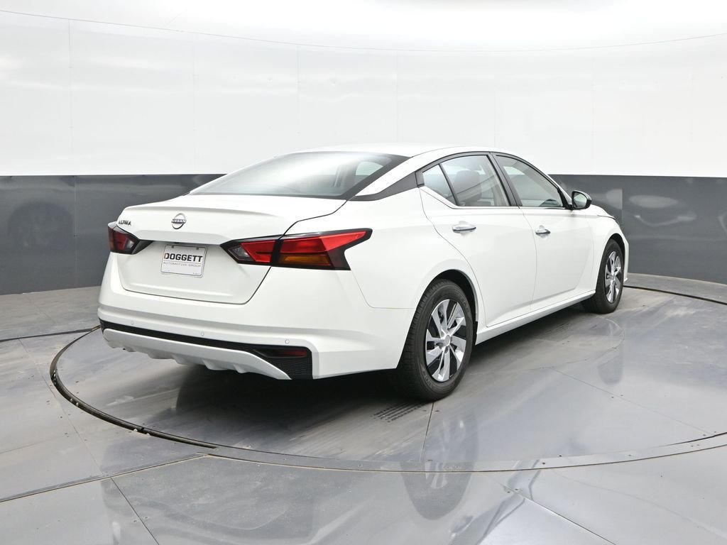 Used 2024 White Nissan 2.5 S image 11