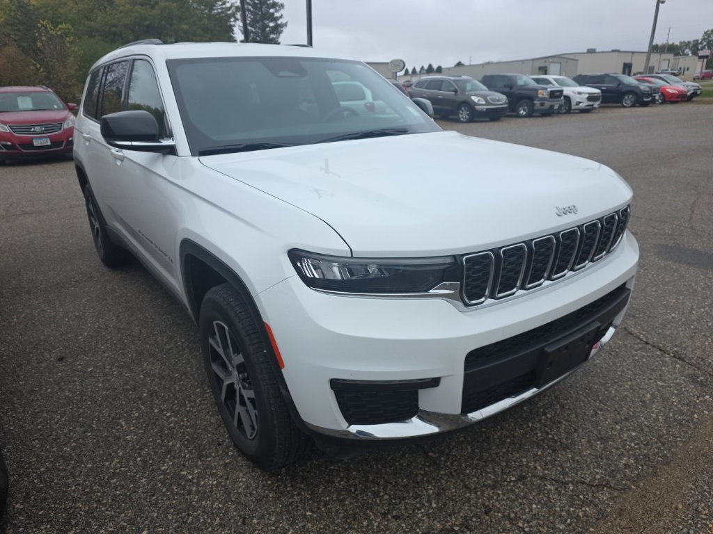 Used 2025 White Jeep Limited image 2