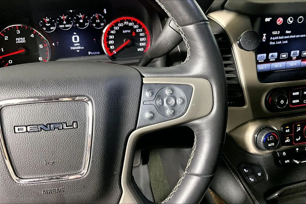 Used 2016 Sparkling Silver Metallic GMC Denali image 15