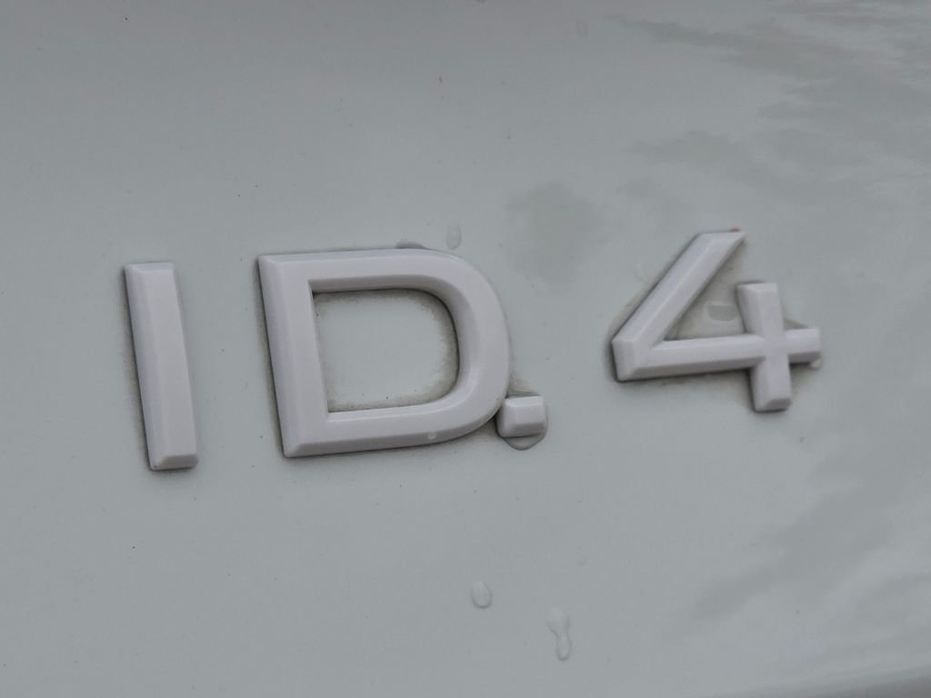 Used 2023 White Volkswagen Standard image 11
