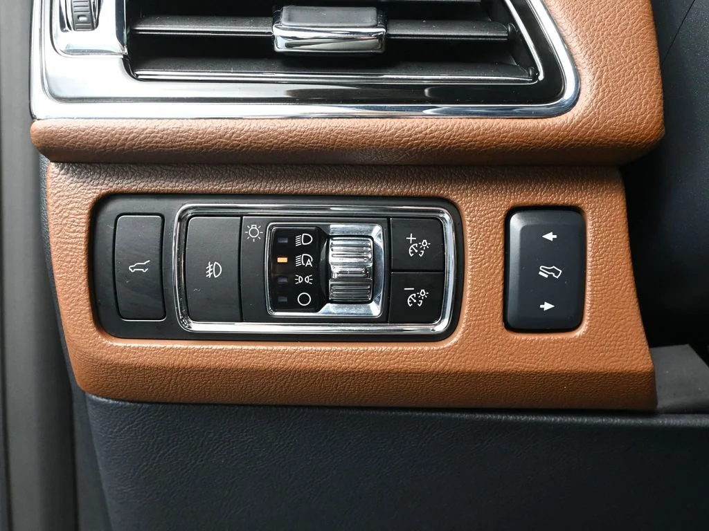 Certified Used 2024 Black Lincoln Reserve image 32