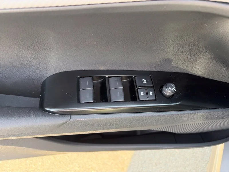 Used 2025  Toyota SE image 19