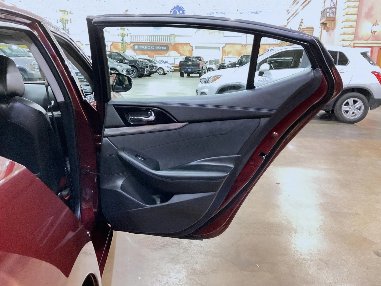 Certified Used 2016 Red Nissan SR image 17