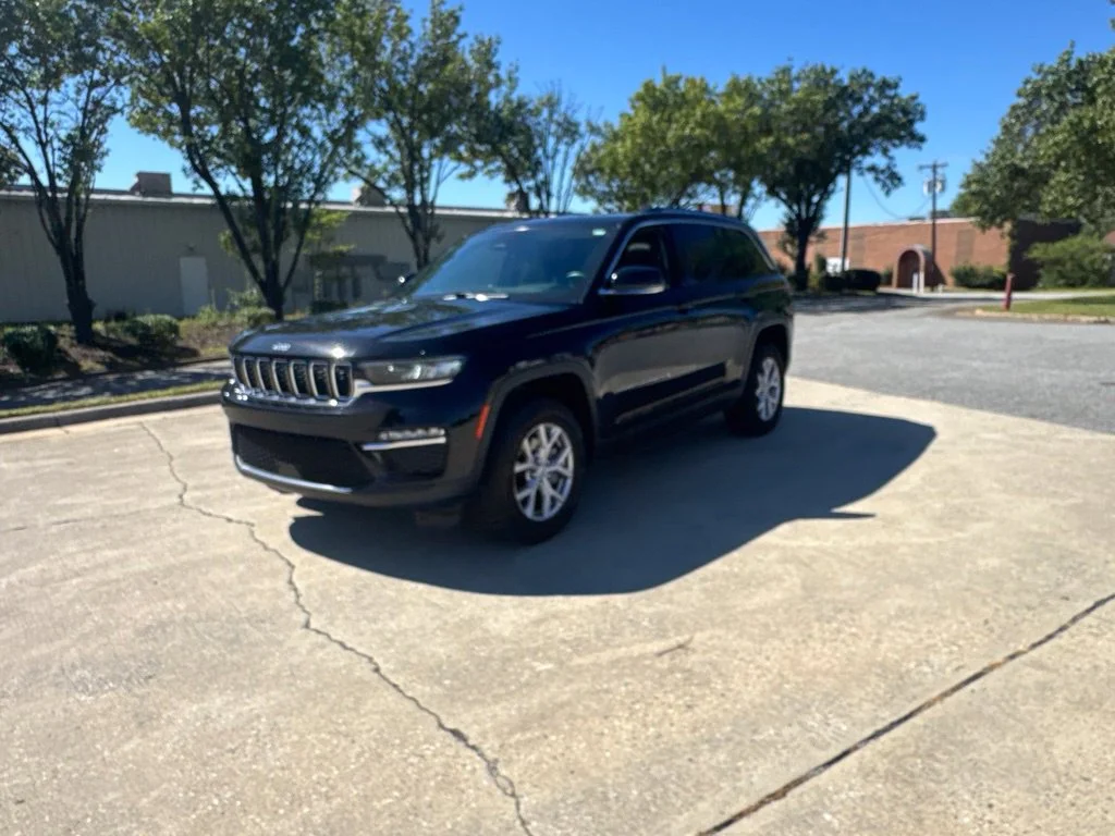 Used 2022 Black Jeep Limited image 19