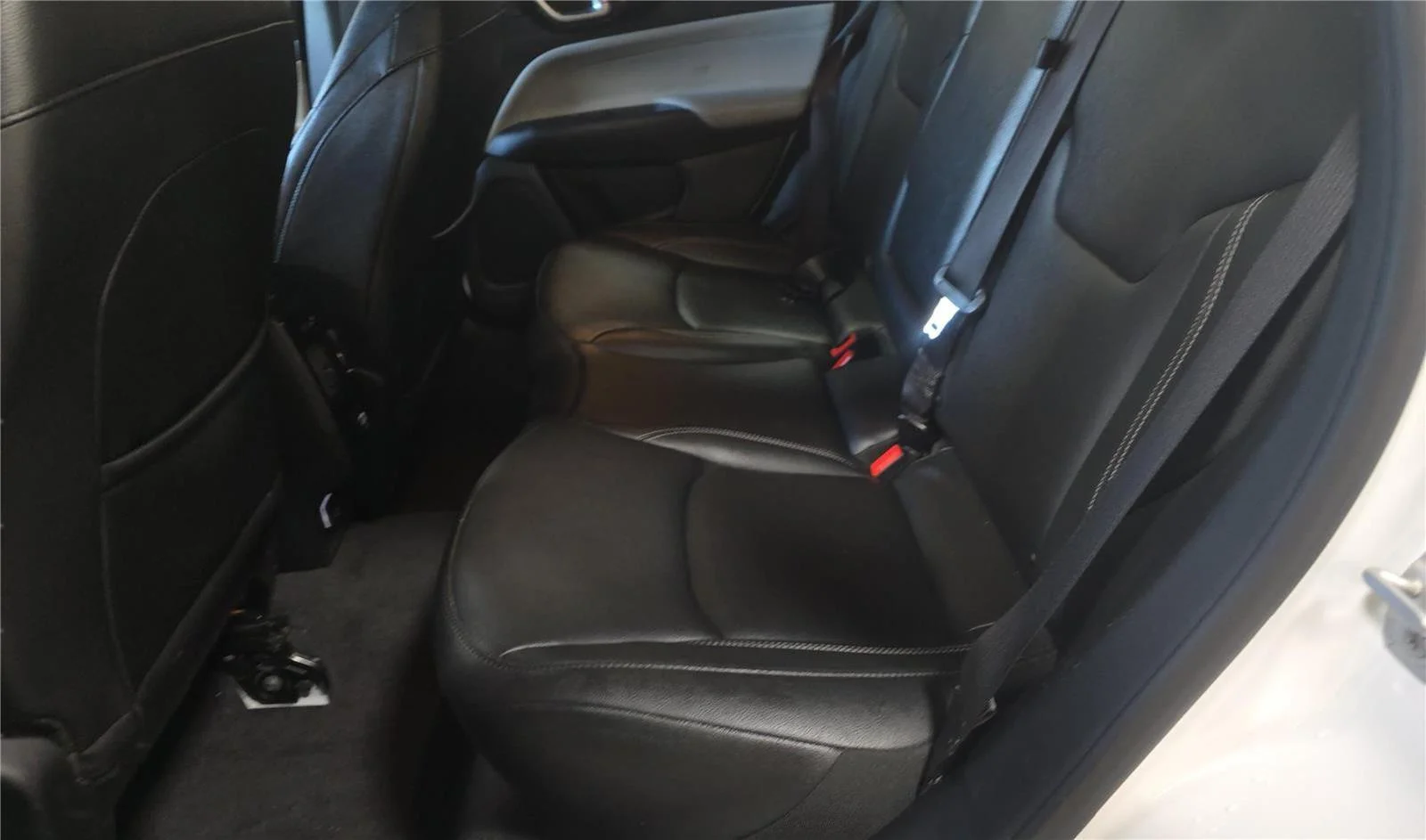 2025 Jeep Compass Limited - Photo 13