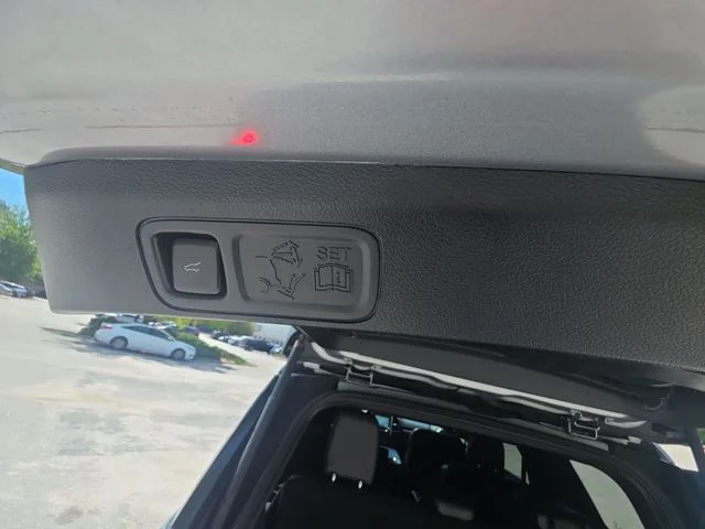 Used 2020 Silver Ford XLT image 26