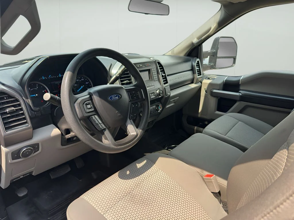 Used 2019 Oxford White Ford XLT image 2