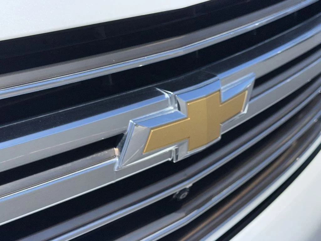 Used 2024 Beige Chevrolet High Country image 32