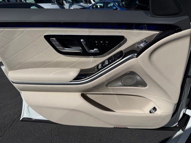New 2026 MANUFAKTUR Moonlight White Magno Mercedes-Benz S 580 image 20