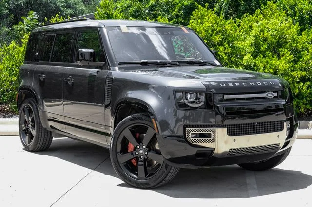 Used 2024 Santorini Black Metallic Land Rover X image 7