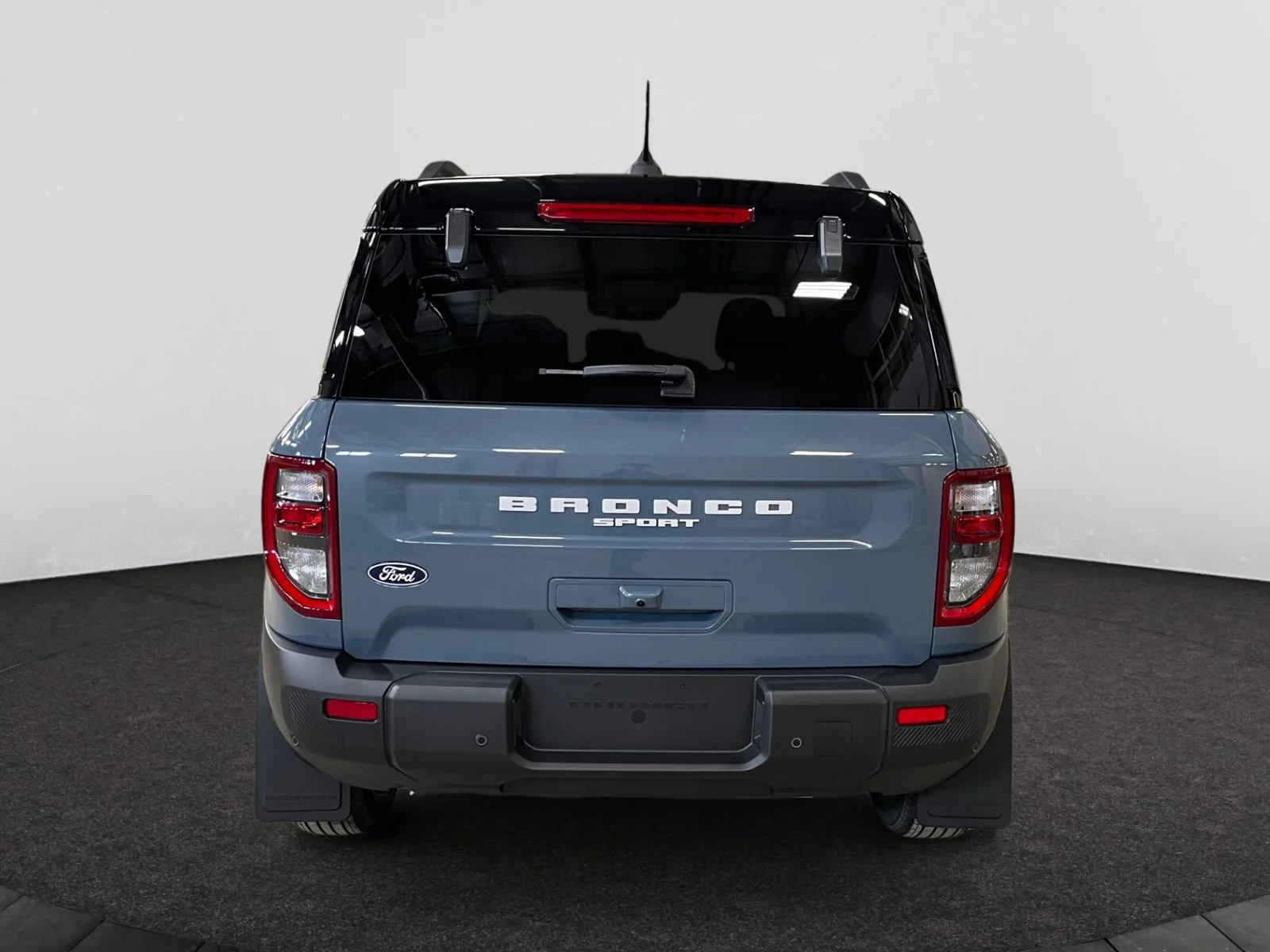 New 2026 Azure Grey Metallic Tri-Coat Ford Outer Banks image 4