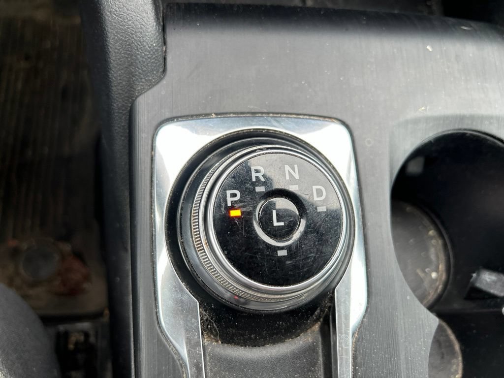Used 2020 Magnetic Ford SE image 29